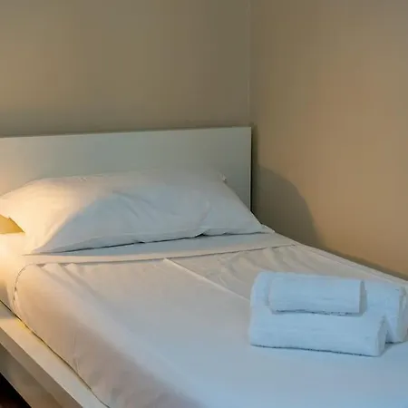 1Min From Metro Roma Large And Quiet Apartment-3